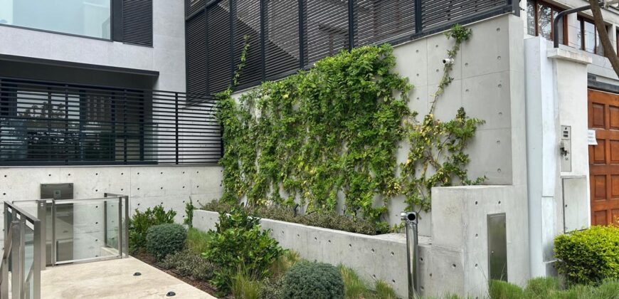 Venta Moderno Duplex Frente a Parque Estreno en San Isidro con Areas Comunes